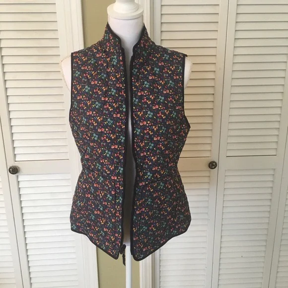 Talbots Reversible Navy and Floral Lightweight Quilted Vest Size S - Picture 1 of 8